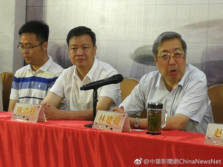中国围棋协会主席林建超将军致祝贺辞并宣布比赛开始
