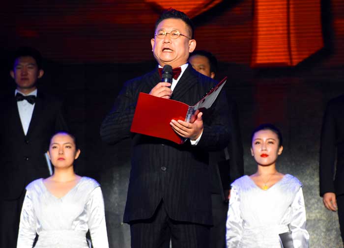 05李立红朗诵（摄影：冯赣勇.jpg