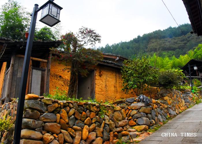 048六村村内街巷（摄影：冯赣.jpg