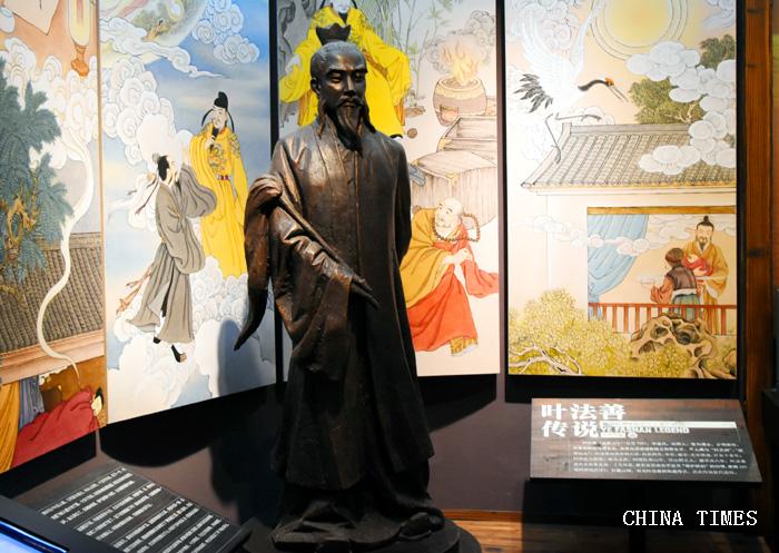 063叶法善雕像（摄影：冯赣勇.jpg