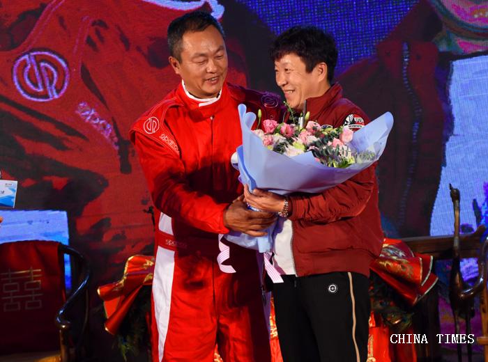 1540467444099043817.jpg 04真情告白(摄影:冯赣勇).jpg