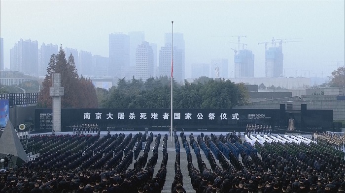 CN-MOURNING-201213-12.jpg
