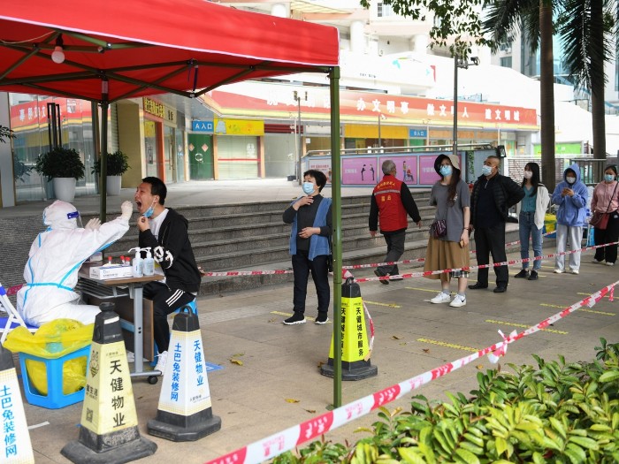 廣東省昨日新增9宗境外輸入新冠病毒確診個案,其中深圳有1宗,患者從香港入境。(新華社).jpg 廣東省昨日新增9宗境外輸入新冠病毒確診個案,其中深圳有1宗,患者從香港入境。(新華社).jpg