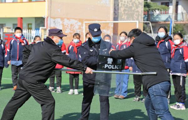 江苏海安：“反恐防暴”知识进校园
