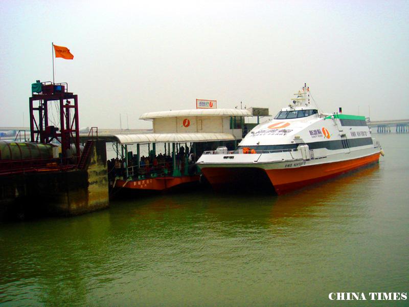 1抵达澳门（摄影：冯赣勇）.jpg