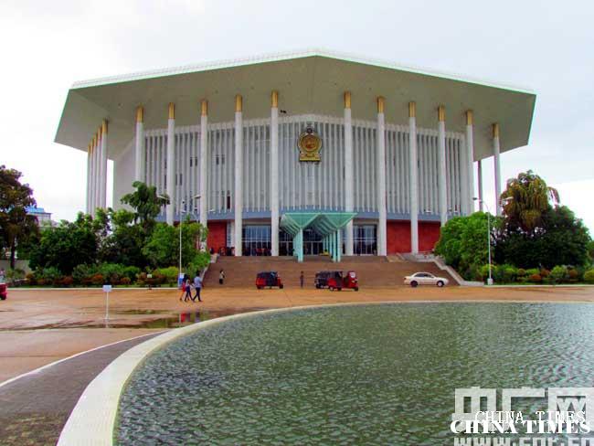 042班达拉奈克国际会议大厦（摄影：冯赣勇）.jpg