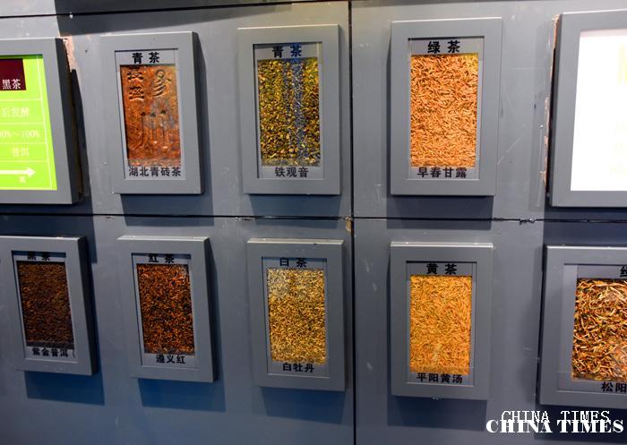 012博物馆茶展品（摄影：冯赣.jpg