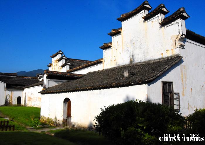 02黄家大院（摄影：冯赣勇）.jpg