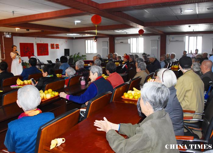 01演出现场（摄影：冯赣勇）.jpg