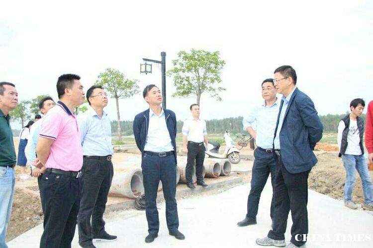 朱洪武市长到中和镇调研扶贫产业和环境保护工作