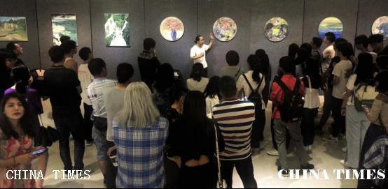 4月26新闻通稿+图文版+延续与线索+梁镰芝油画作品展568.png