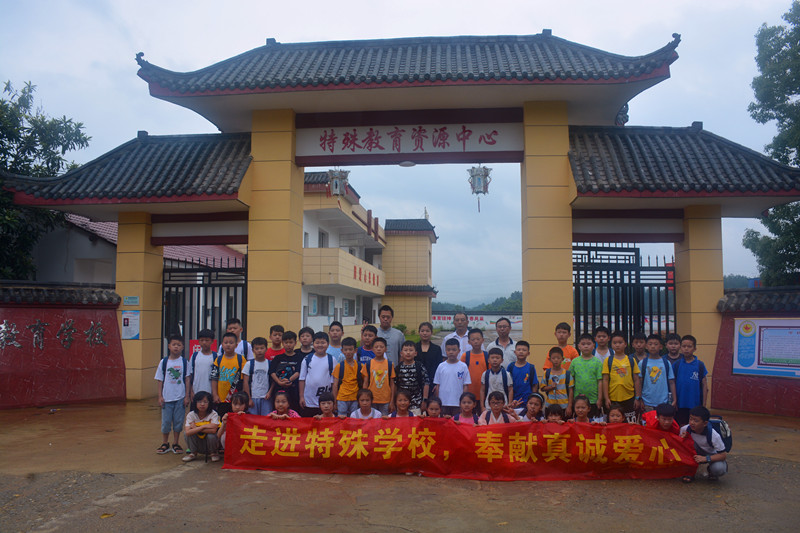 1593237286983233.jpg 合影留念_副本.jpg