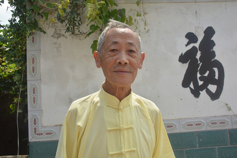 汪本黄_副本.jpg