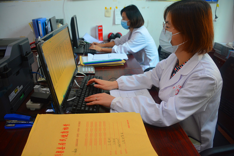 1600953233494090.jpg 核对居民健康档案信息_副本.jpg