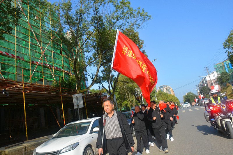 交警护送_副本.jpg