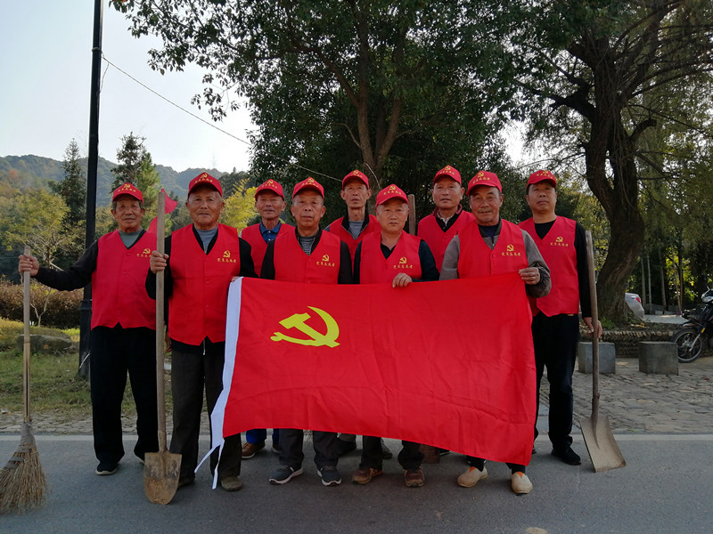 老朱志愿队合影_副本.jpg