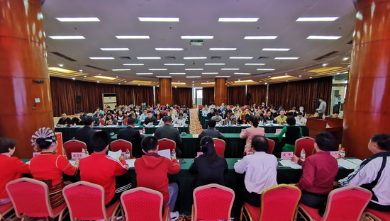 五指山文联二代会 陈彪虎摄3.jpg
