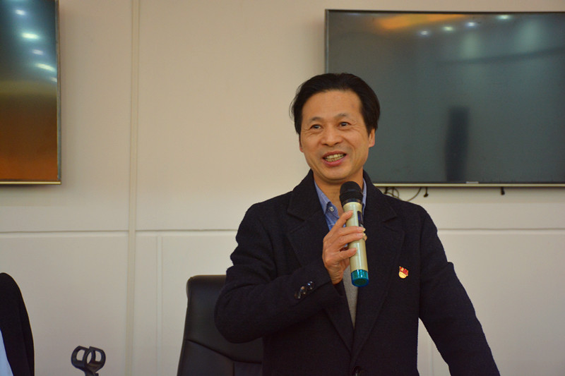 梁小明宣讲_副本.jpg