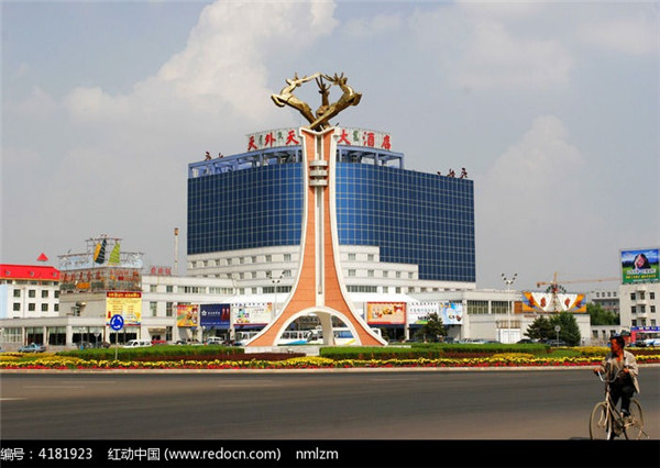 ae05a9211b61a85fab181e1449c94c7d_baotoushichengbiaobenlutengfei_4181923_副本.jpg