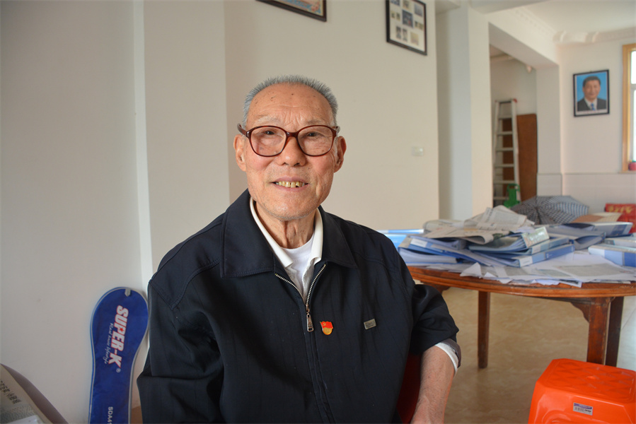 洪定财接受采访.jpg
