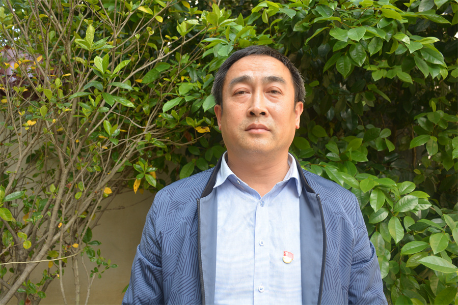 城东社区党委书记李巧干.jpg