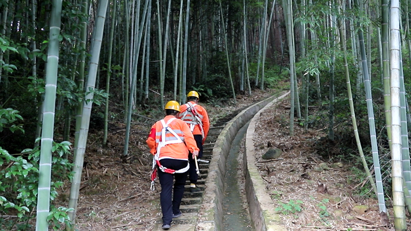 1624534994885812.png 翻山越岭排查安全隐患_副本.png