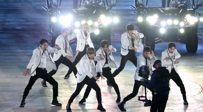 吴亦凡2012年作为韩国男团EXO成员出道，退团后回到中国发展.jpg