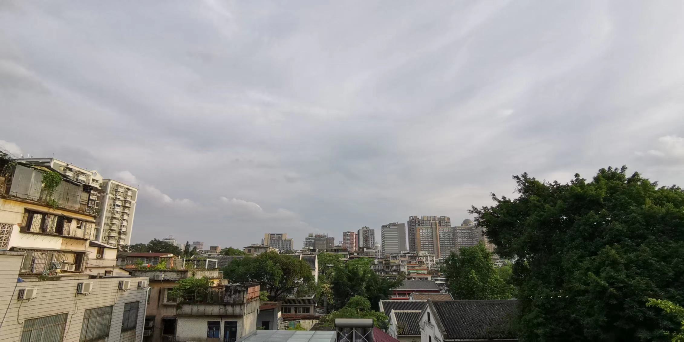 杨老先生的最后一条朋友圈，光孝寺隐约可见.jpg