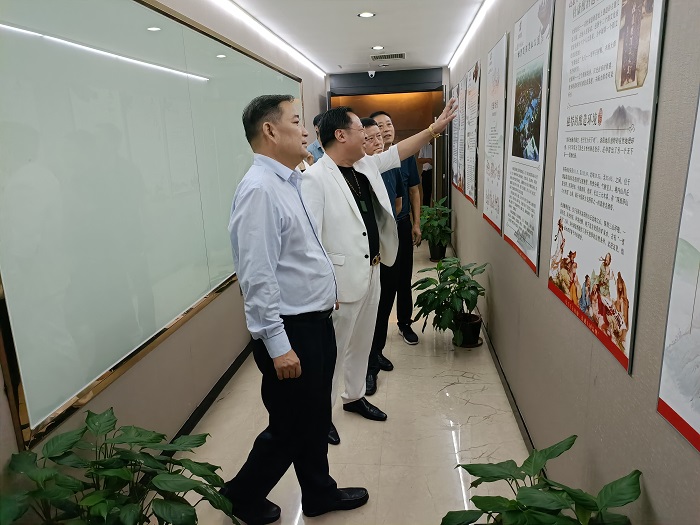 1631158549269509.jpg A0690802-1.jpg