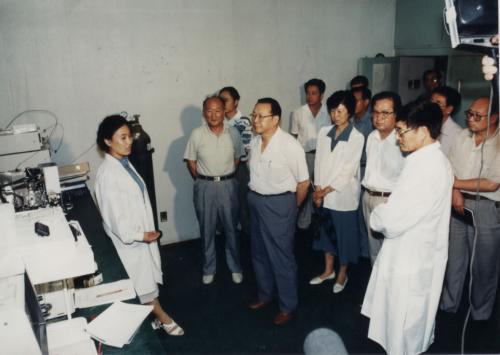 他58岁任甘肃省委书记，曾提出残疾人就业立法，临终遗嘱令人泪目