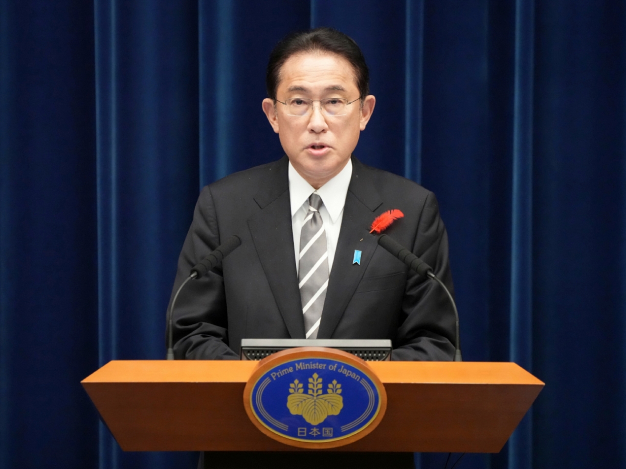 1634350524645649.jpg 岸田文雄就疫情召開對策會議,交代若疫情擴大如何應對的大綱。(美聯社資料圖片).jpg