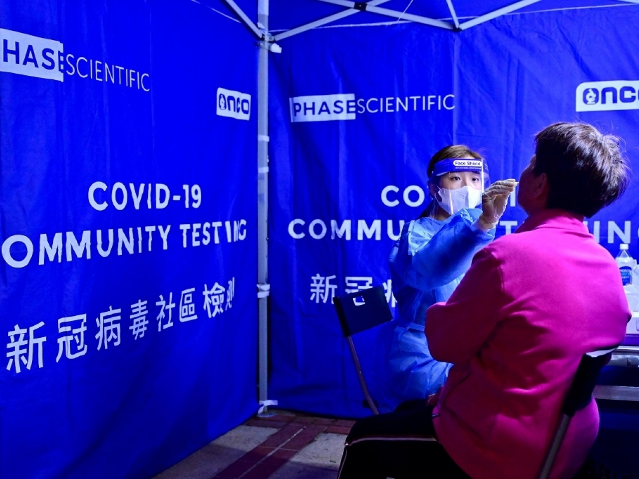 受限區域人士接受檢測。（政府新聞處）.jpg