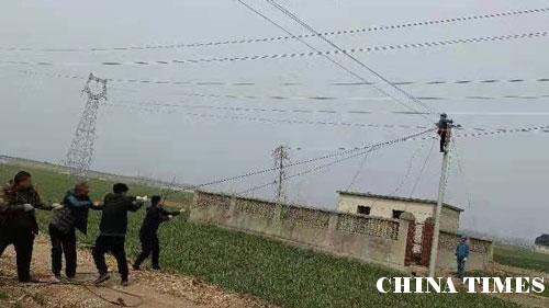 山东平邑：温水供电所快速行动，挥汗抢修只为民