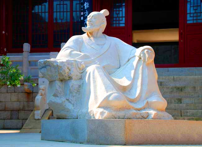 010郑道昭坐像.jpg
