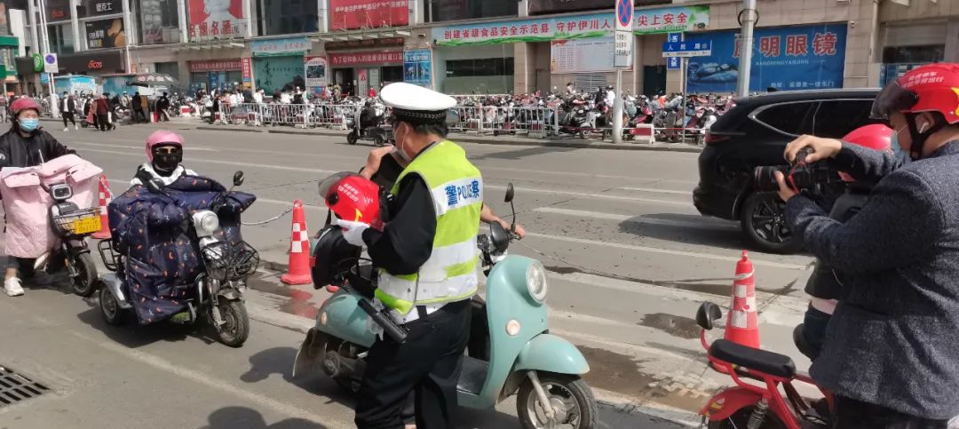 1649576465204712.jpg 1649576465204712.jpg