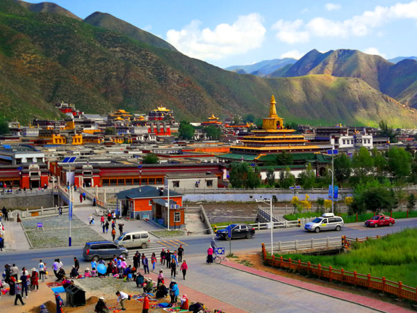 040俯瞰拉卜楞寺.jpg