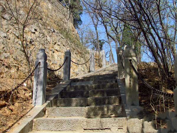 10风穴寺山道.jpg