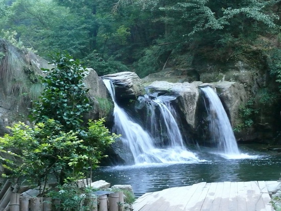 泉水庐山三叠泉.jpg