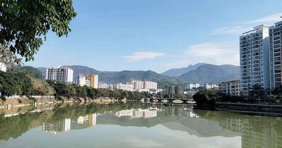 南圣河畔.jpg