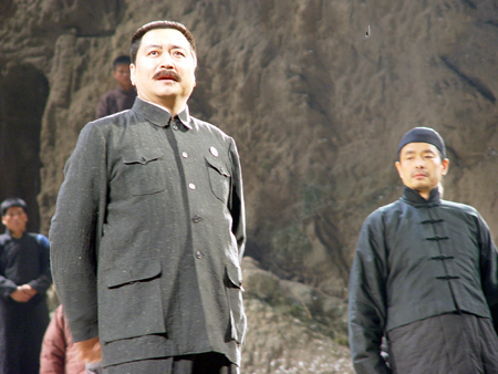 11剧中人田福贤(左 王刚 饰)与白嘉轩拷贝.jpg