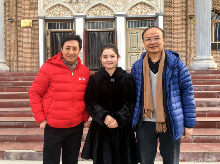 1657693930905868.jpg 020与和田地区博物馆解说员.jpg