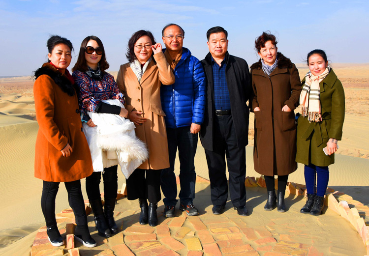 1657694275362547.jpg 035于田大芸基地留影(摄影:.jpg