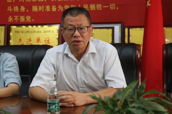 江华明主持_副本.jpg