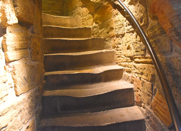 018塔内环形石阶.jpg