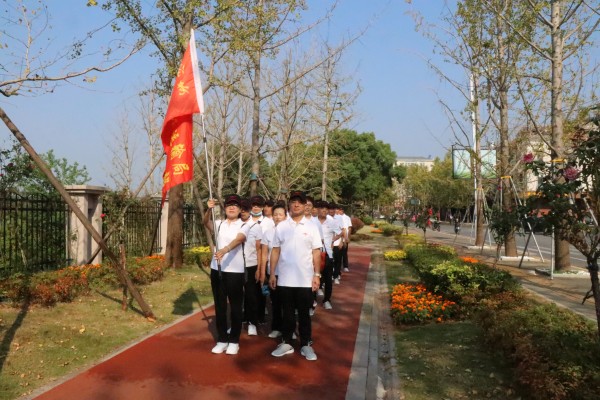 排队出发_副本.jpg