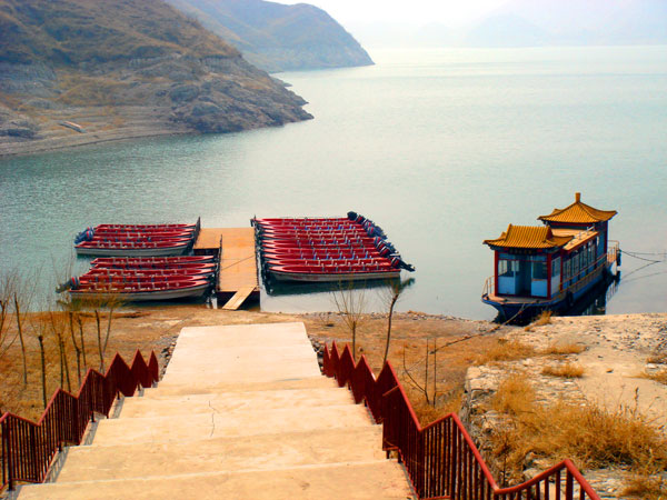 02易水湖畔码头.jpg