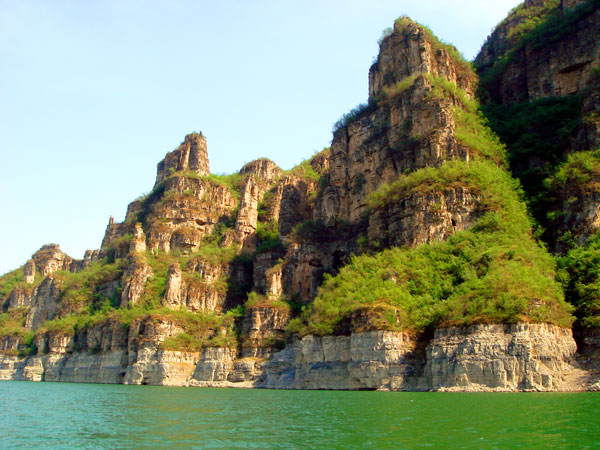 013湖上看山.jpg