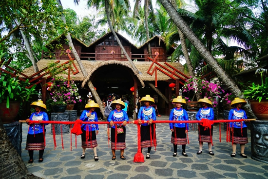 8、椰田古寨旅游景区.jpg