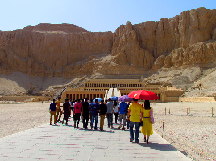 031走进女王庙景区.jpg